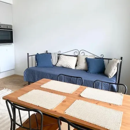 15 Min Drive To Airport, Free Parking *