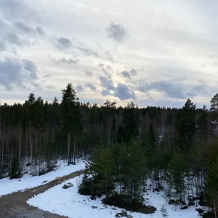 15 Min Drive To Airport, Free Parking Apartment Tuusula